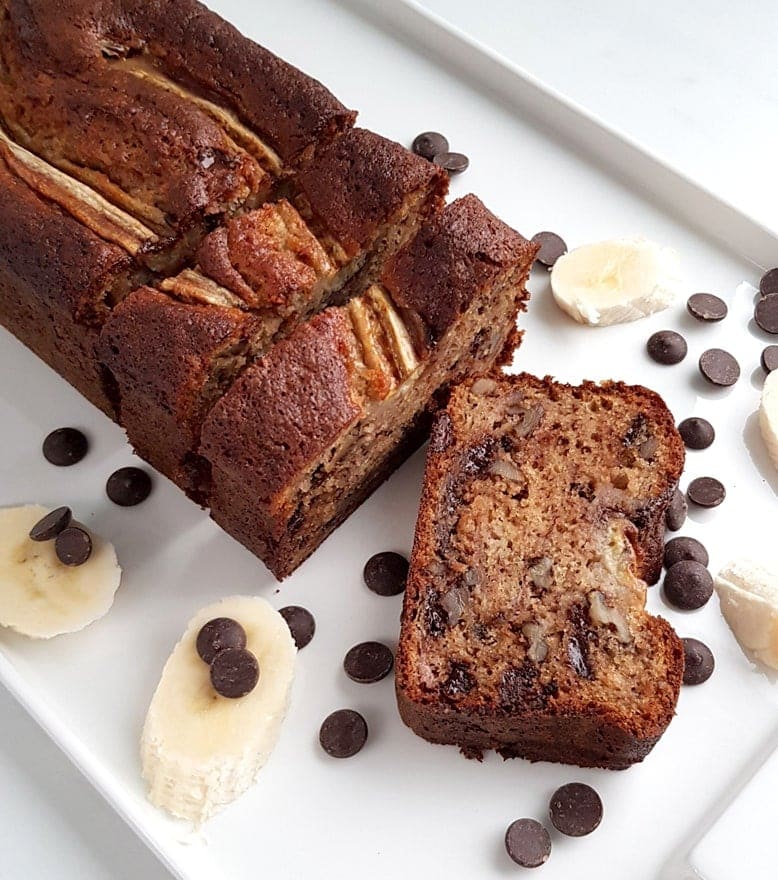 Bananenbrood met pure chocolade en noten