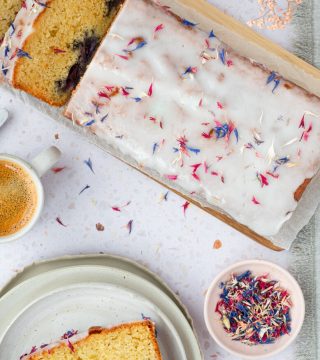 Citroen bessen cake