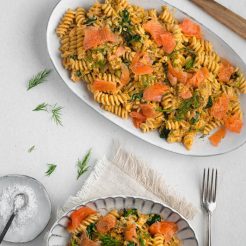 Fusilli met prei en gerookte zalm