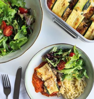 courgetterolletjes met tonijn