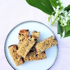 Rabarber-bessencrumble